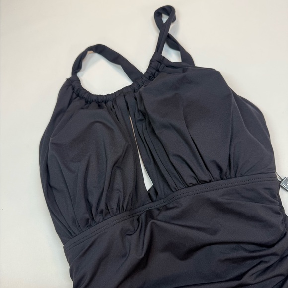 La Blanca one piece swimsuit - Picture 2 of 7